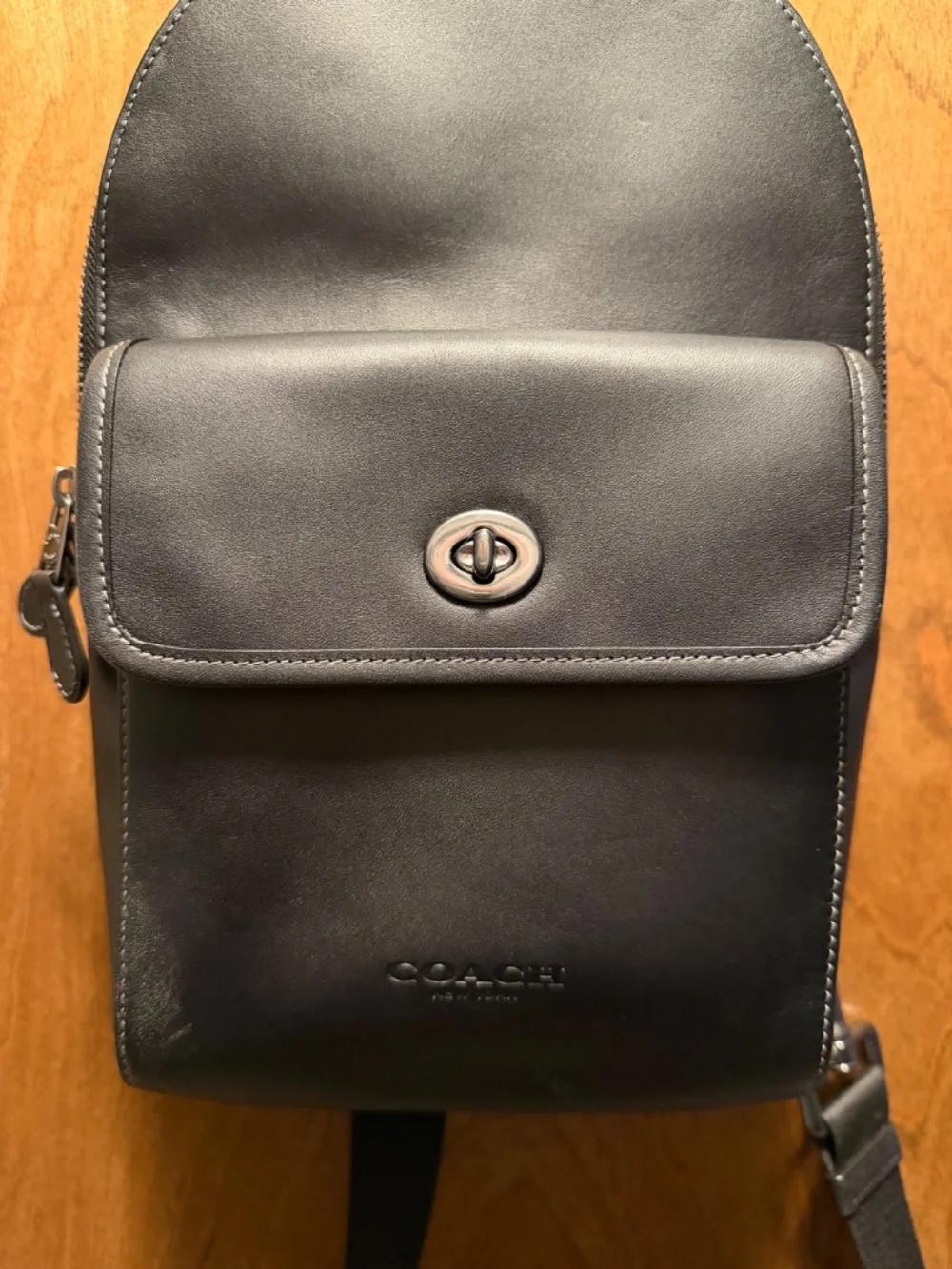 Coach Turnlock Sling - Leather